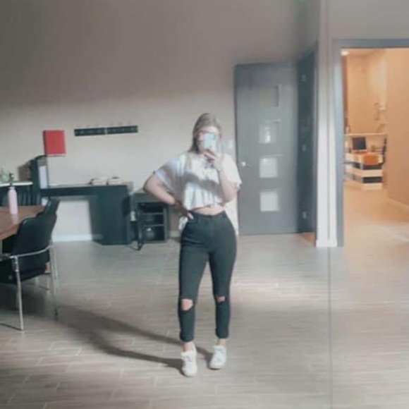 Meet your Posher, Taylor - Picture 1 of 1